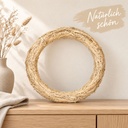 Strohkranz natur, beige, Ø 40 cm, H 7 cm – dekoriert im Wohnraum