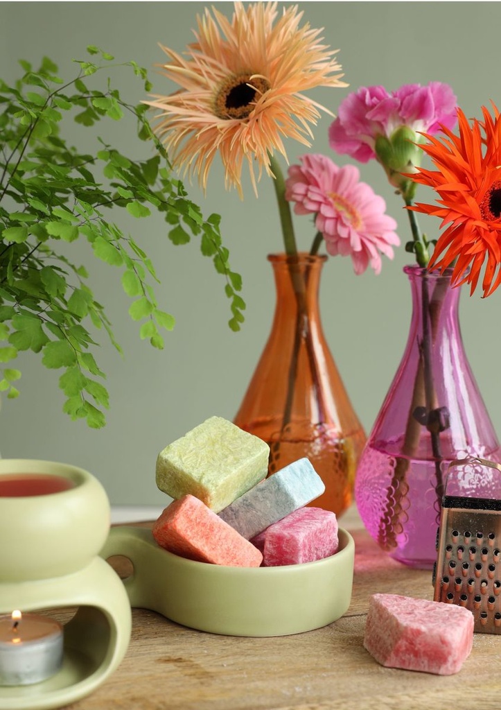 5864-Glasvase-mit-Blumenmuster-----Bunte-Dekovase-aus-Glas-in-8-Farben-waehlbar----9x16-cm-----Blumenvase-mit-Vintage-Flair-fuer-Frischblumen--Trockenblumen-und-als-Kerzenstaender_3.jpg